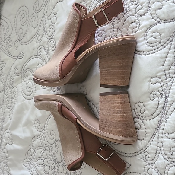 SOLD - Picture 4 of 10